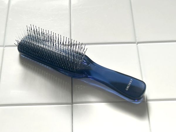 シャンプーブラシ写真